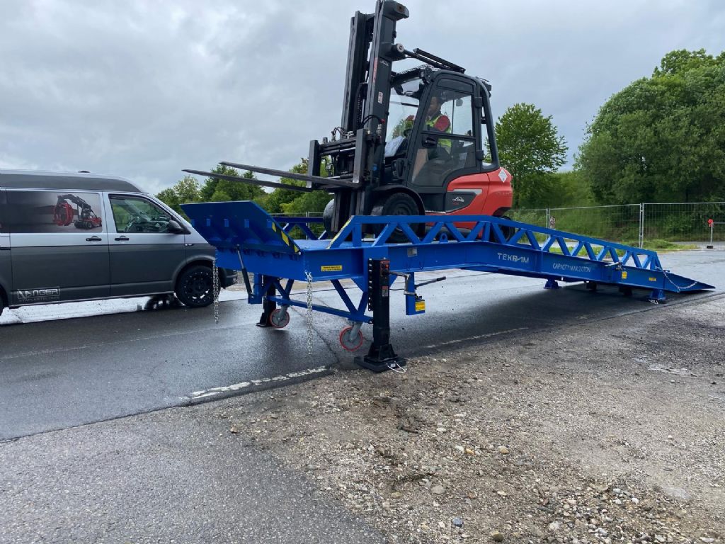 *Sonstige  Verladerampe www.staplerlanger.at