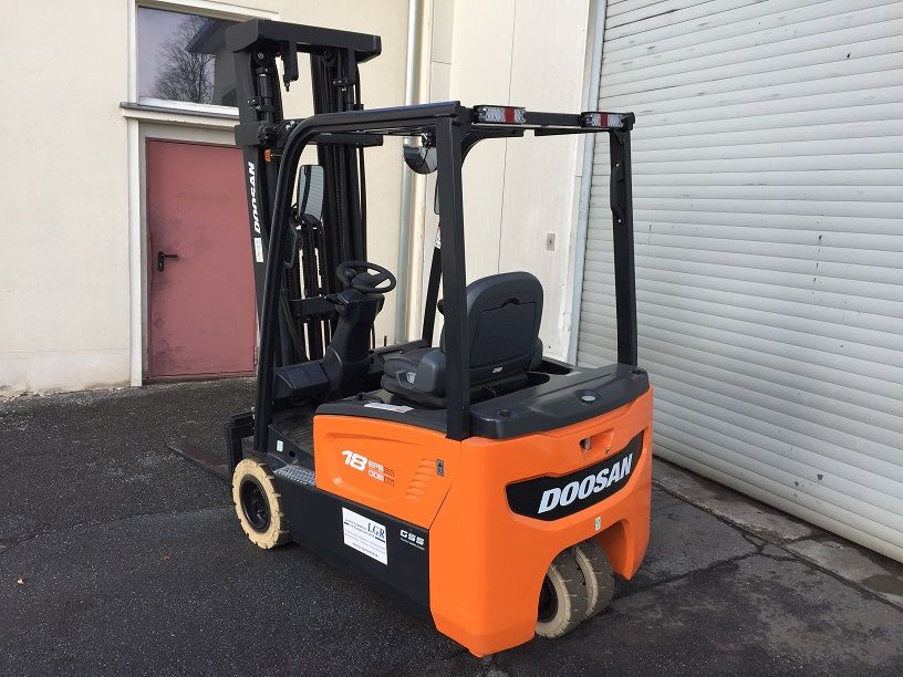Doosan B18T-7 Elektro 3 Rad-Stapler www.lgr-lagertechnik.de