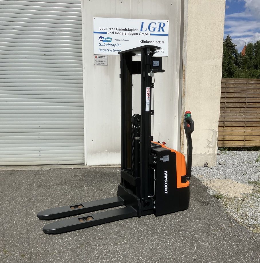 Doosan BSL16N7 Hochhubwagen www.lgr-lagertechnik.de