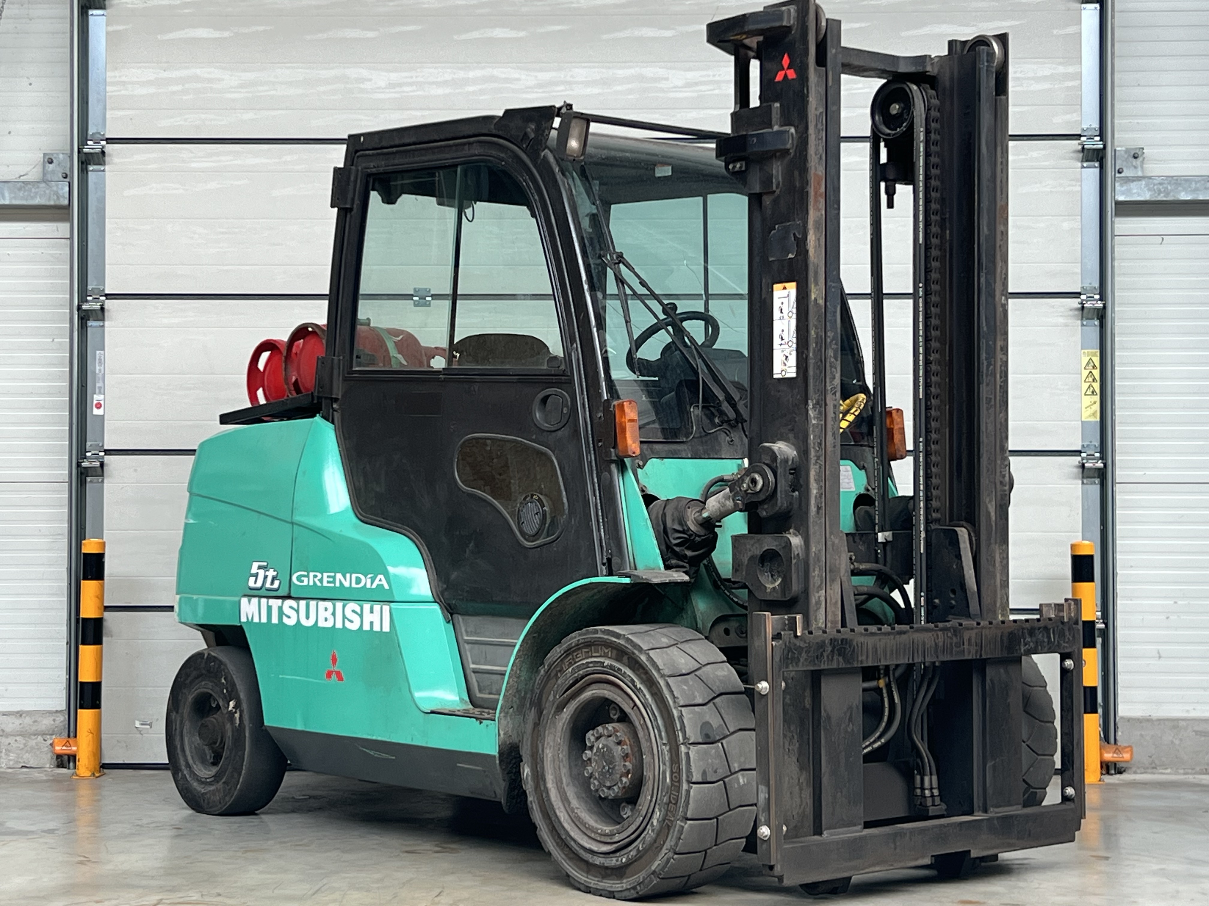 Mitsubishi-FG 55 N-Treibgasstapler www.lifthandling.com Mitsubishi-FG 55 N-Treibgasstapler www.lifthandling.com