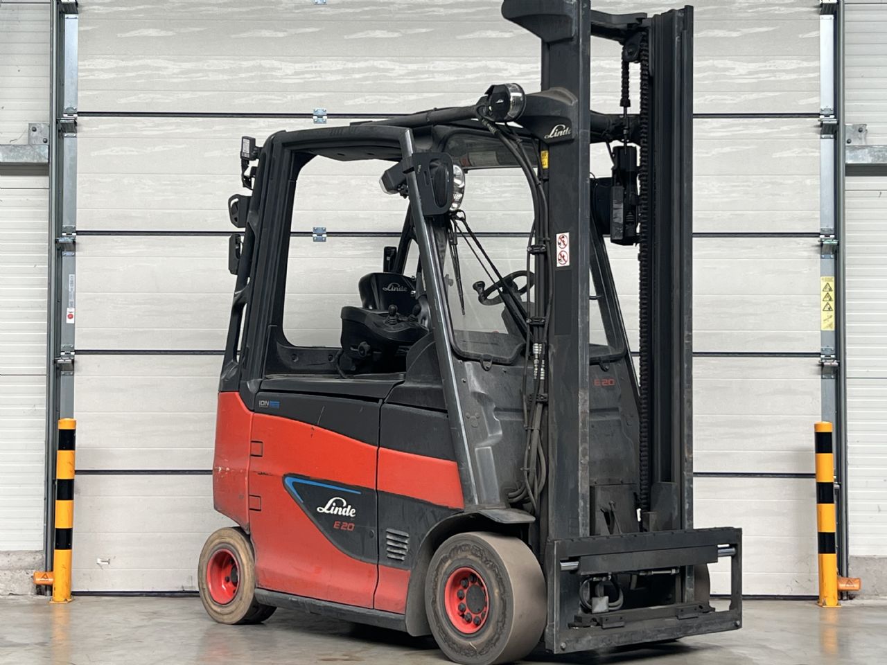 Linde-E 20H-01/600-Elektro 4 Rad-Stapler www.lifthandling.com