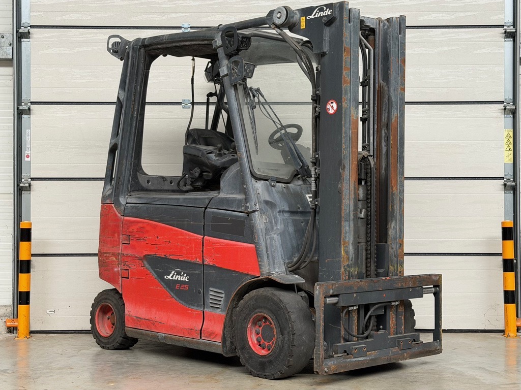 Linde-E25H-01/600-Elektro 4 Rad-Stapler www.lifthandling.com