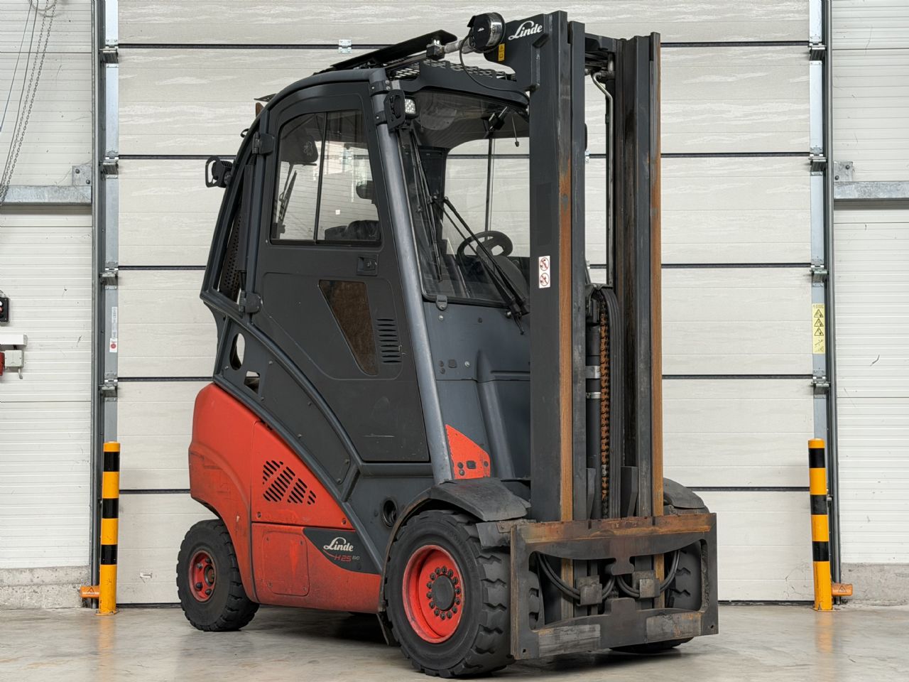 Linde-H 25D-02 / 600-Dieselstapler www.lifthandling.com