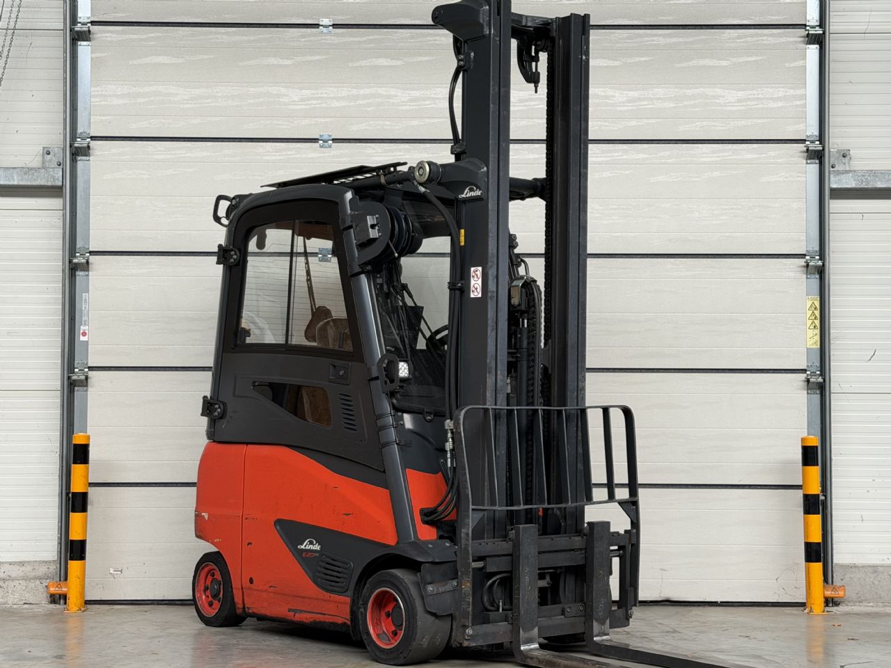 Linde-E 20PH-02-Elektro 4 Rad-Stapler www.lifthandling.com