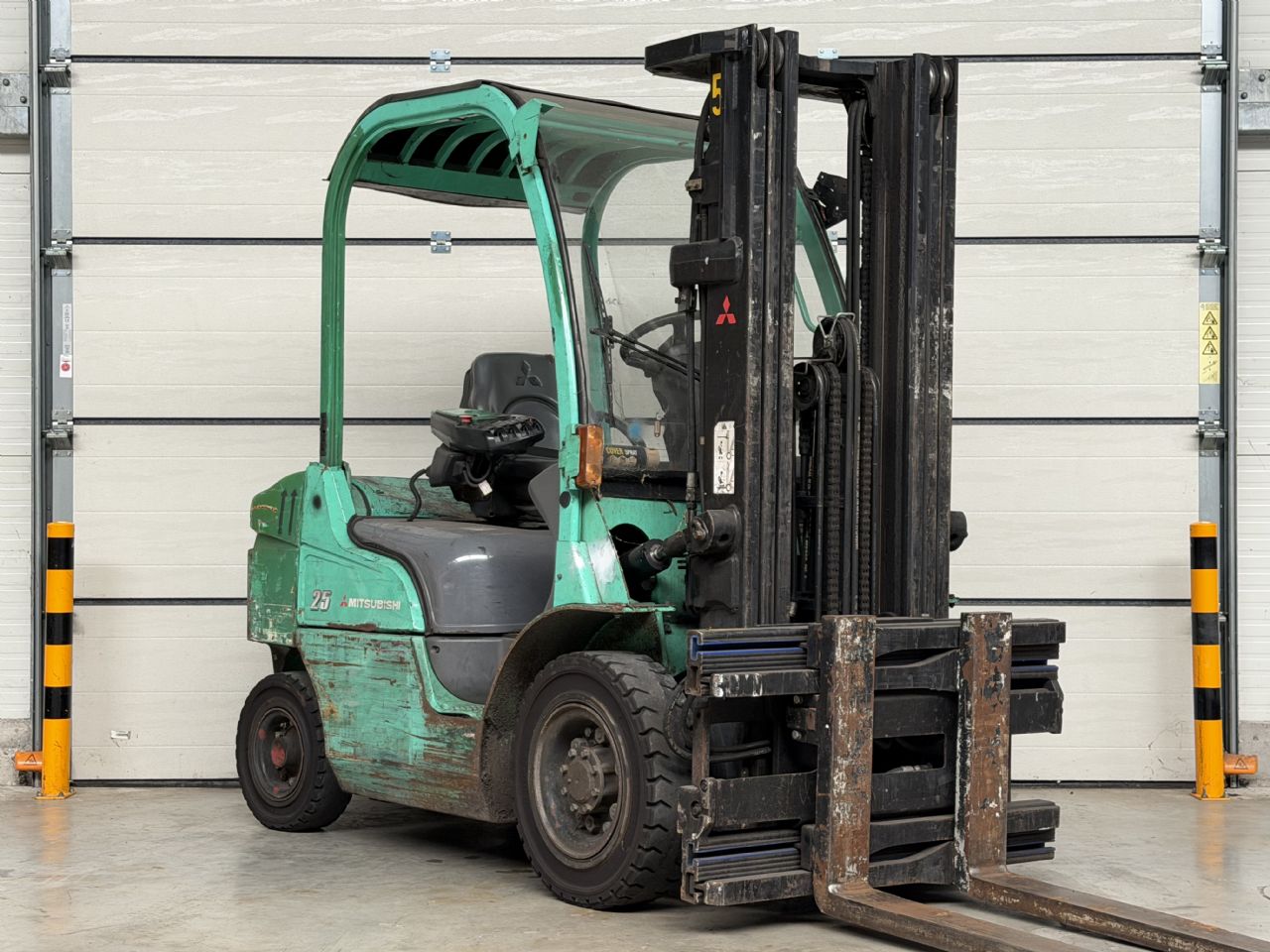 Mitsubishi-FD25N-Dieselstapler www.lifthandling.com