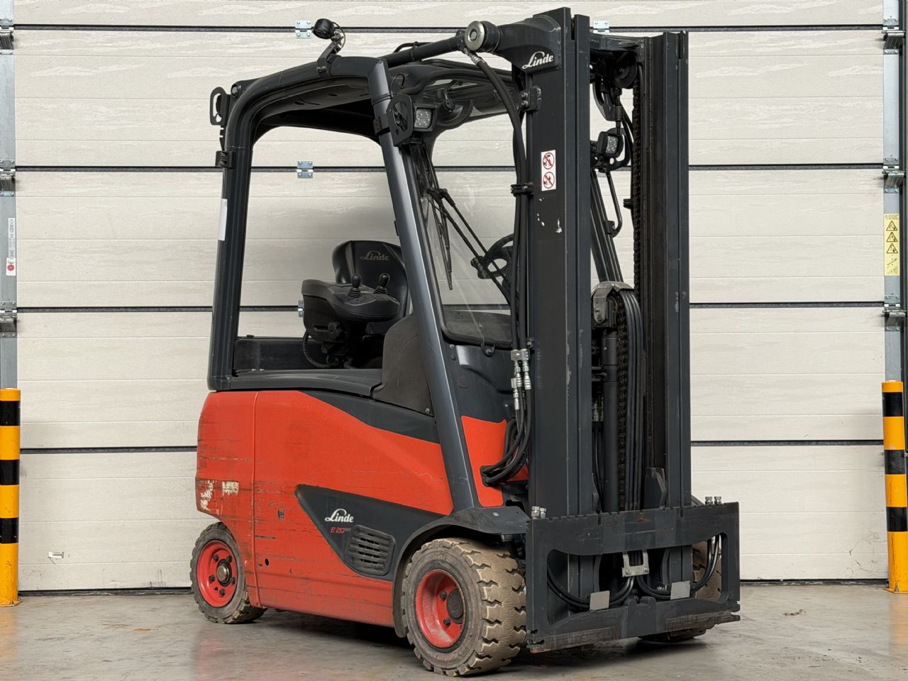 Linde-E20L-Elektro 4 Rad-Stapler www.lifthandling.com