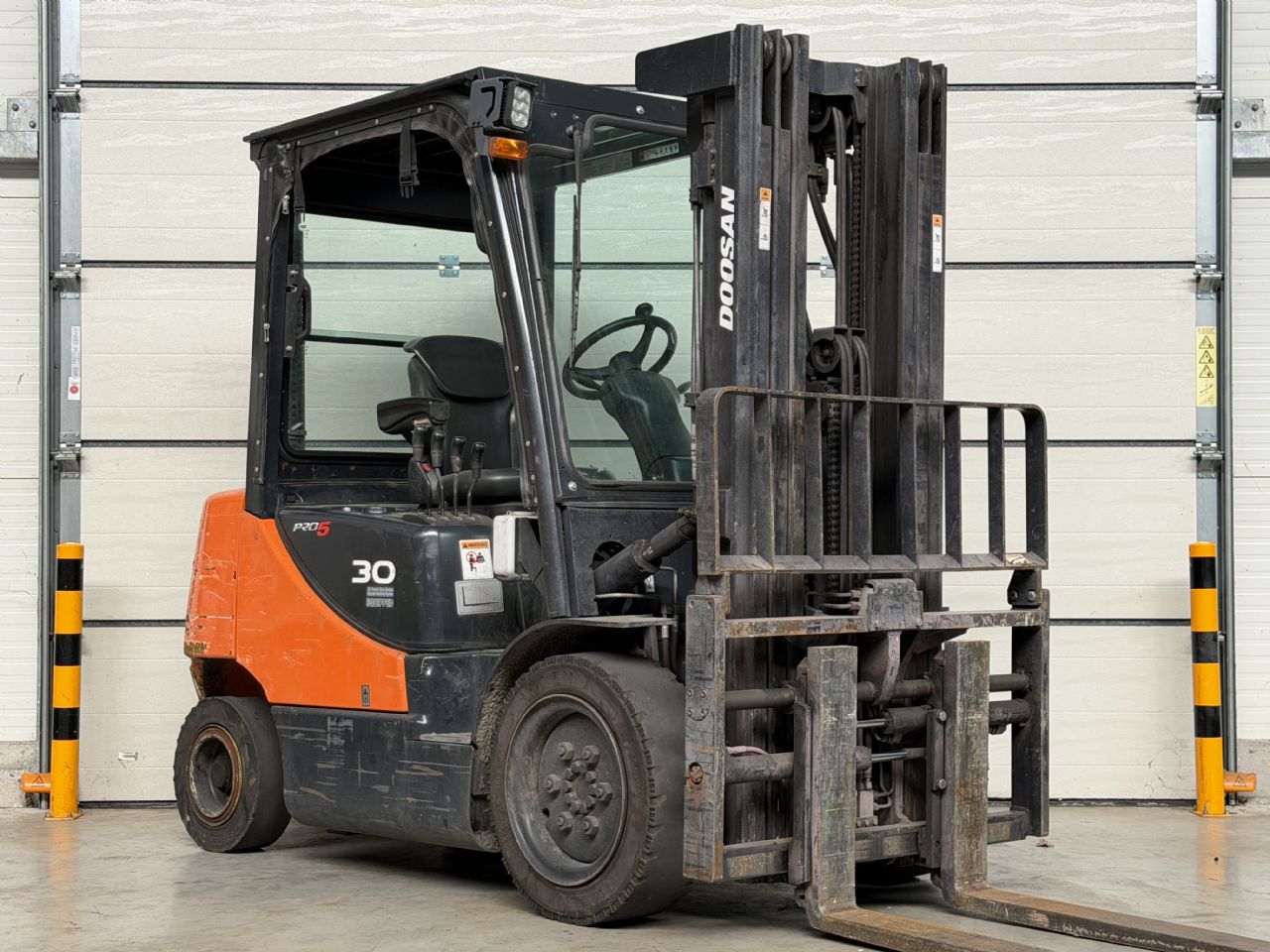 Doosan-D 30 S-5-Dieselstapler www.lifthandling.com