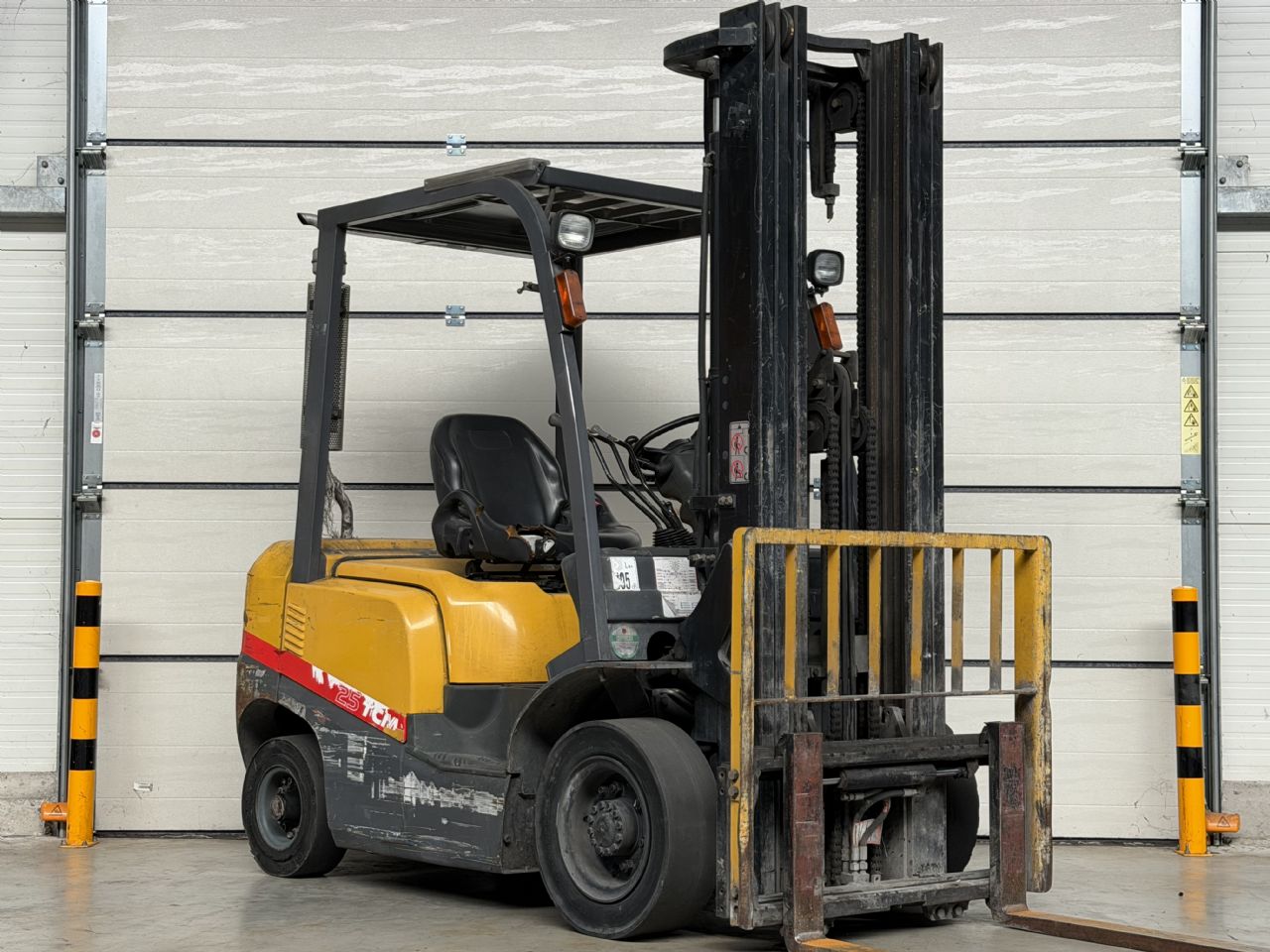 TCM-FD25T3-Dieselstapler www.lifthandling.com