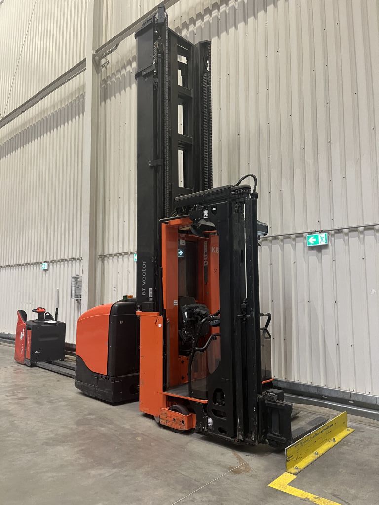 Toyota VCE150A Vertikal-Kommissionierer loeffler-gabelstapler.de