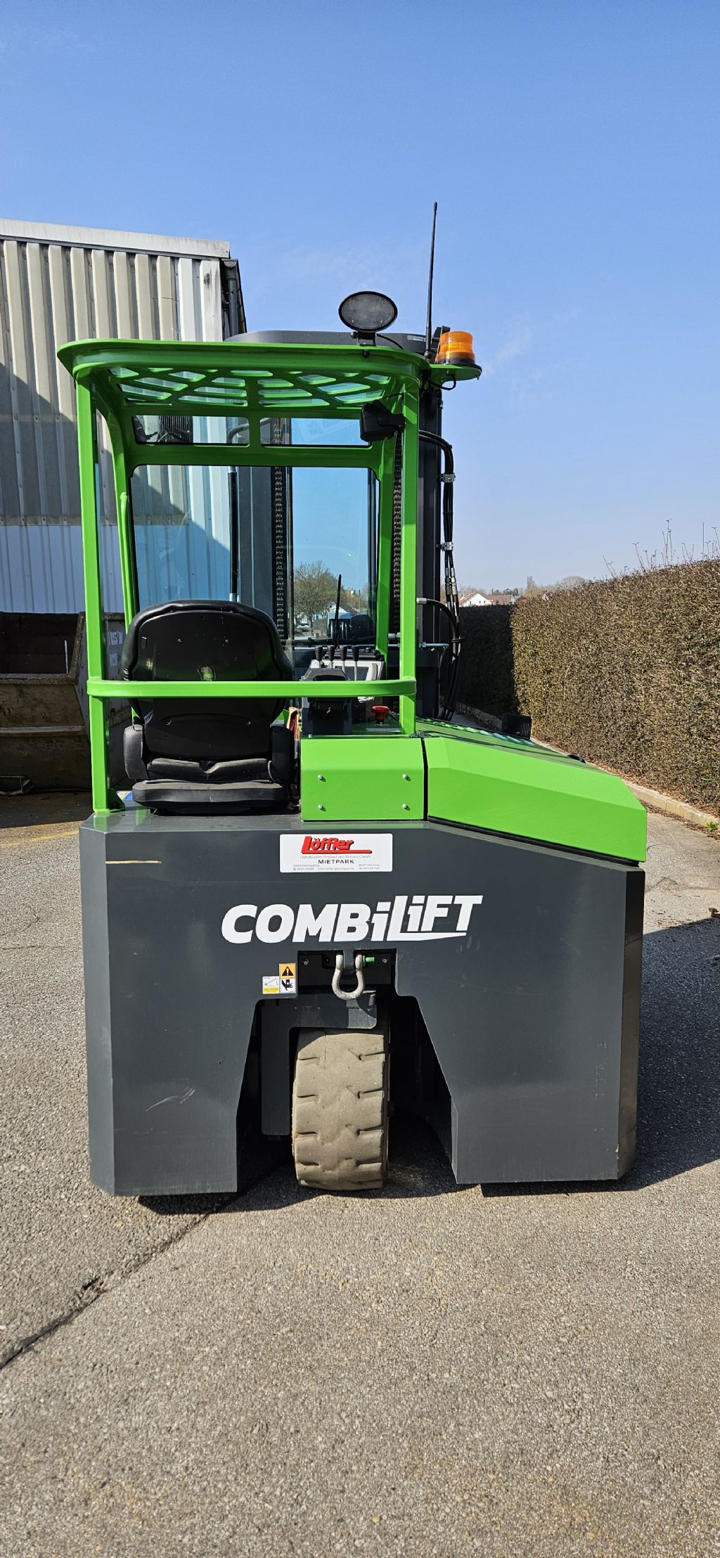 Combilift CBE 3000 Elektro Seitenstapler loeffler-gabelstapler.de