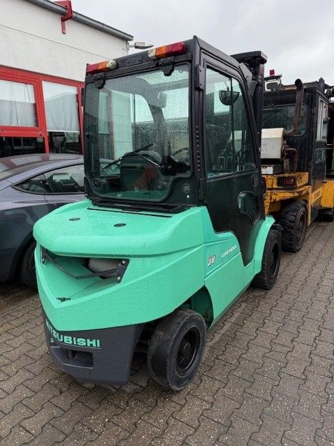 Mitsubishi-FD 30 N-Dieselstapler www.l-l-gabelstapler.de