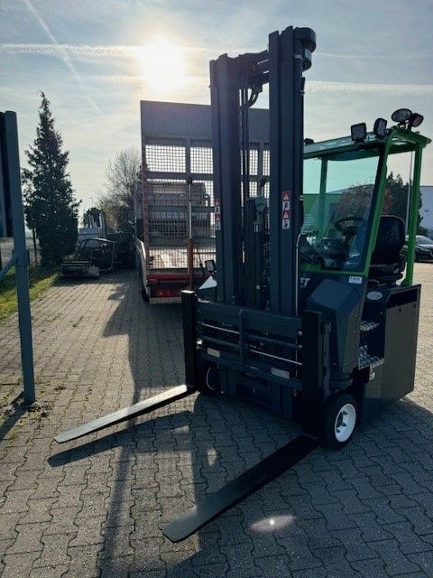 Combilift-CBE 3000-Vierwege Seitenstapler-www.l-l-gabelstapler.de