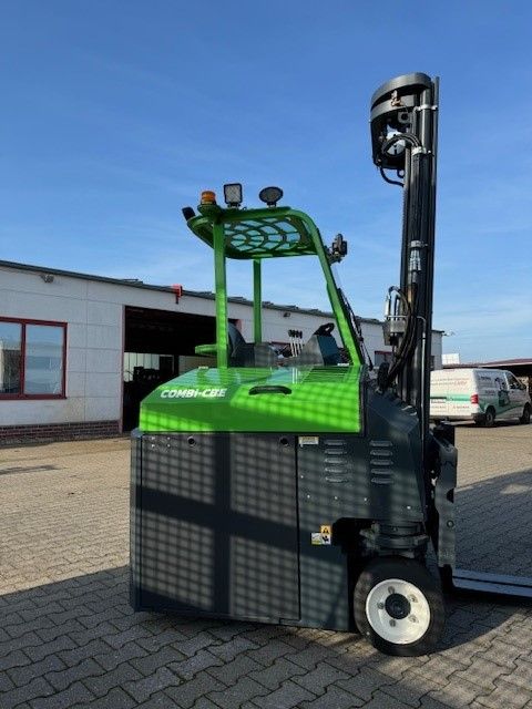 Combilift-CBE 3000-Vierwege Seitenstapler www.l-l-gabelstapler.de