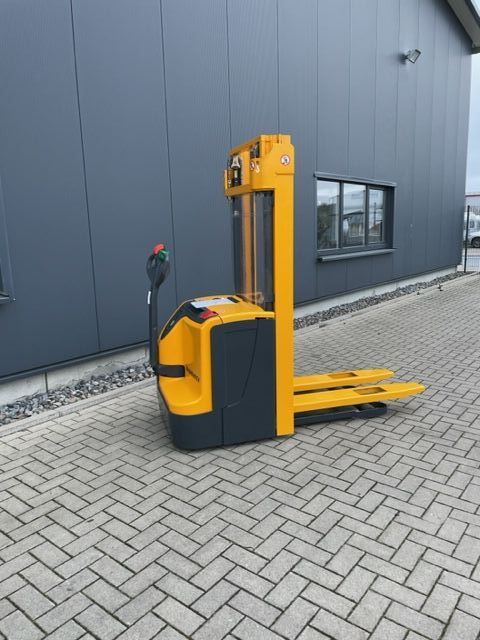 Jungheinrich-EJC214-ZT290-Deichselstapler-www.maier-freese-gmbh.de