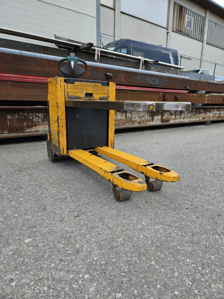 Linde-E16P-02-Elektro 4 Rad-Stapler-www.mc-stapler.at Linde-E16P-02-Elektro 4 Rad-Stapler-www.mc-stapler.at