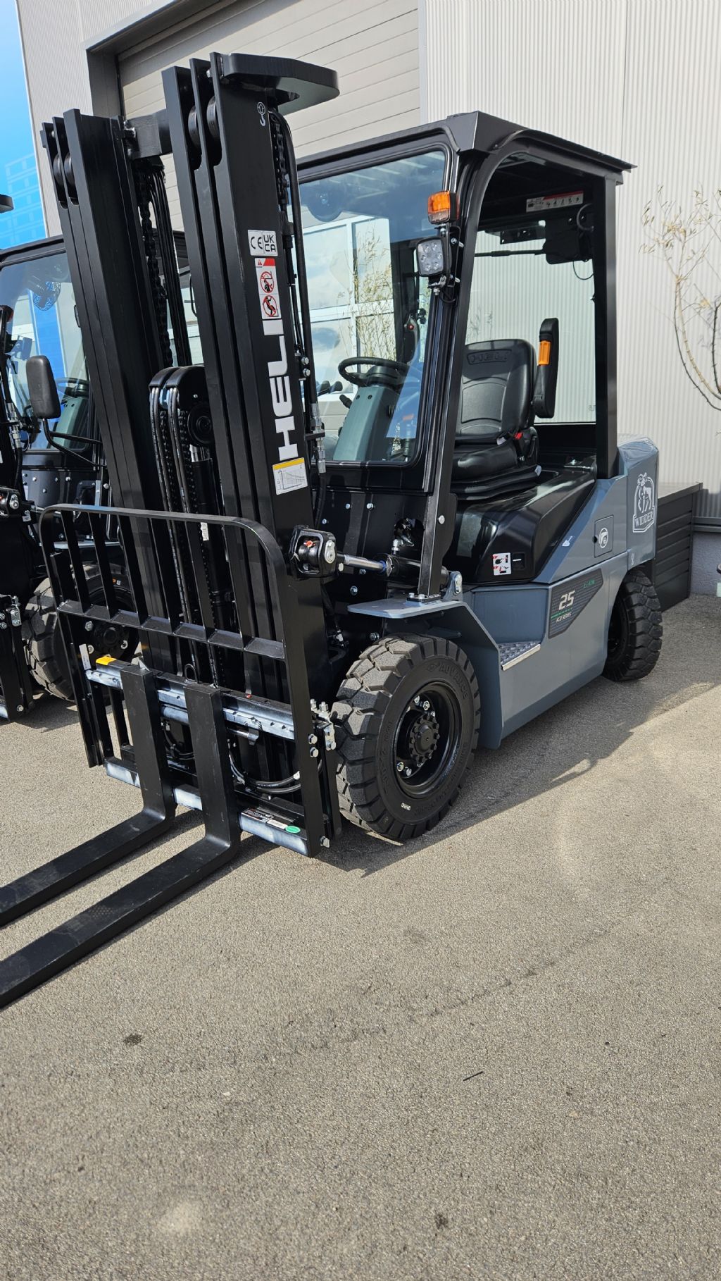 Heli CPD25 Elektro 4 Rad-Stapler www.rf-stapler.de