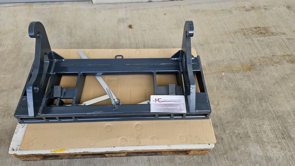 *Sonstige Adapterrahmen Euro von Volvo L28 / 30 / 32 / 35  Zubehr www.rf-stapler.de