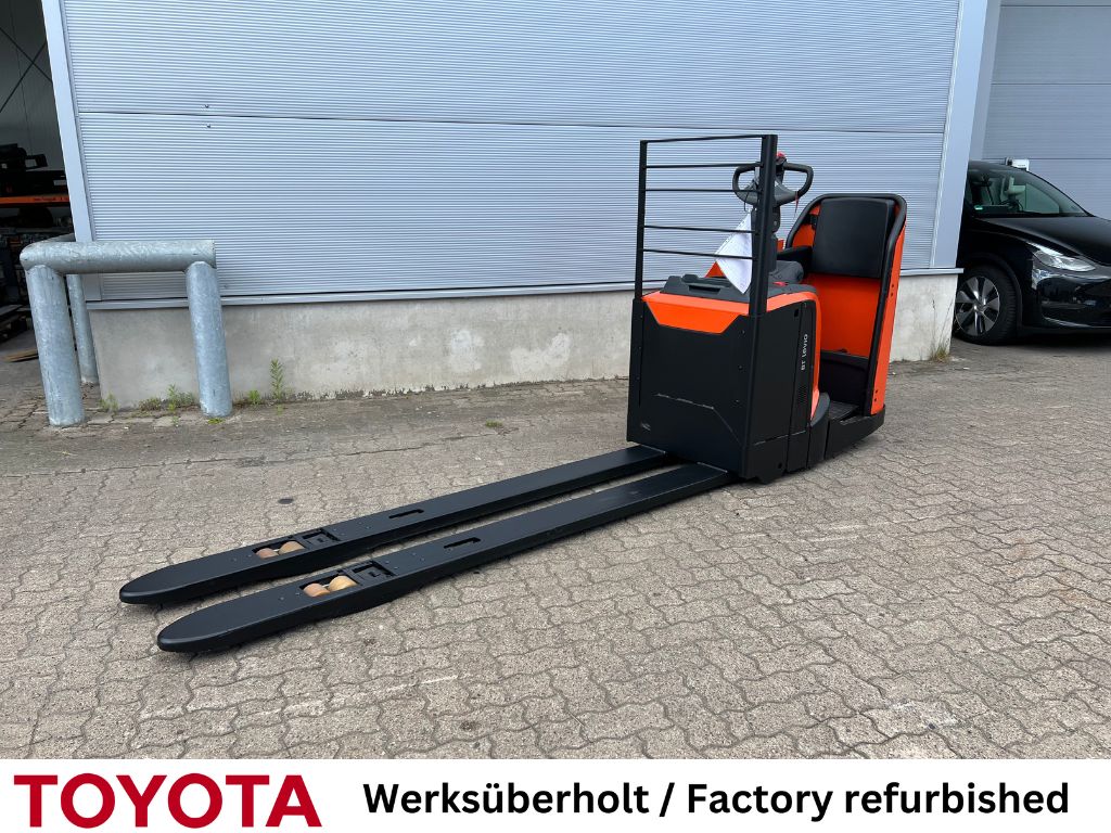 Toyota LPE 200, nur 490 h! Electric Pallet Truck www.mengel-gabelstapler.de Toyota LPE 200, nur 490 h! Electric Pallet Truck www.mengel-gabelstapler.de