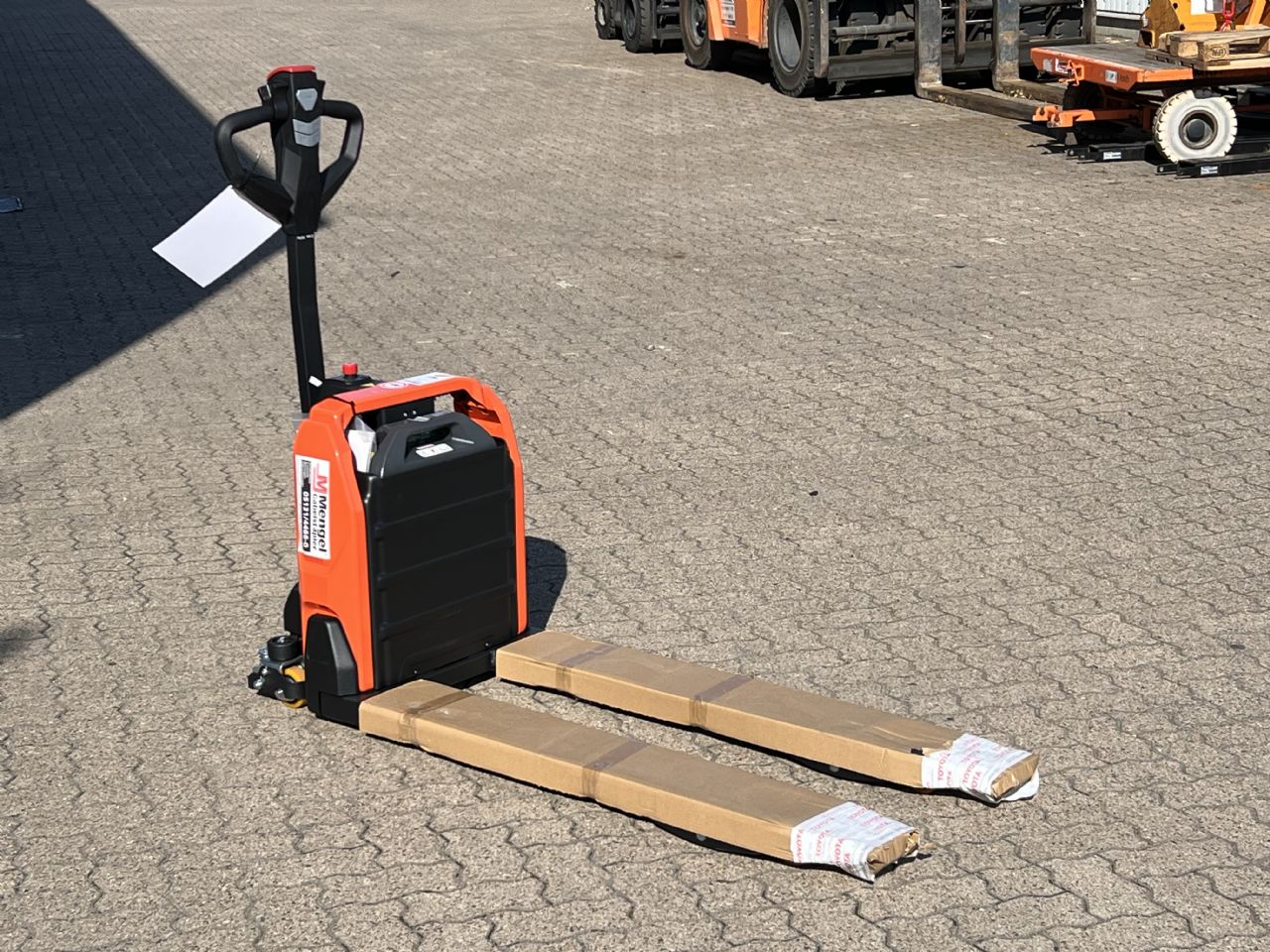 Toyota TYRO LHE 150 Electric Pallet Truck www.mengel-gabelstapler.de Toyota TYRO LHE 150 Electric Pallet Truck www.mengel-gabelstapler.de