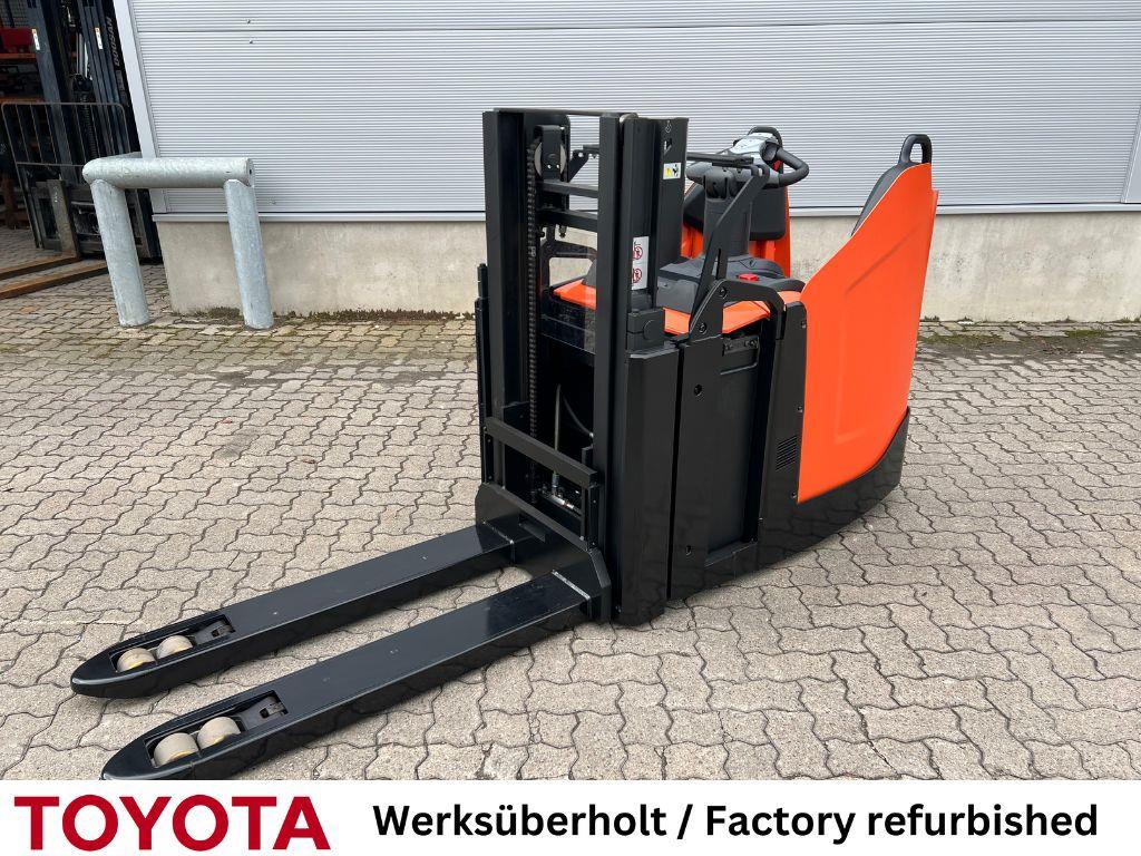 Toyota SPE 200 D / 330 h! High Lift stacker www.mengel-gabelstapler.de