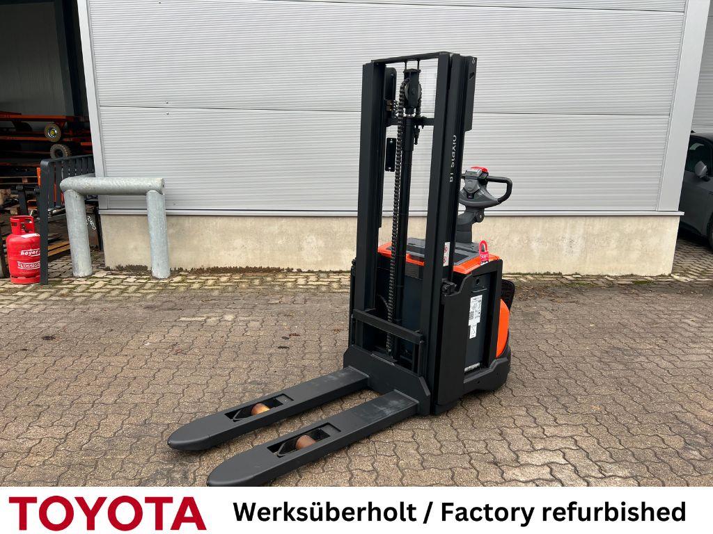 Toyota SWE 120 / Akku neu! High Lift stacker www.mengel-gabelstapler.de