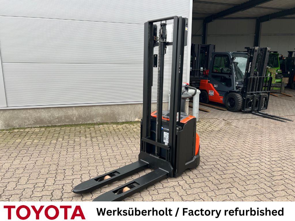 Toyota SWE 120 / Akku neu! High Lift stacker www.mengel-gabelstapler.de