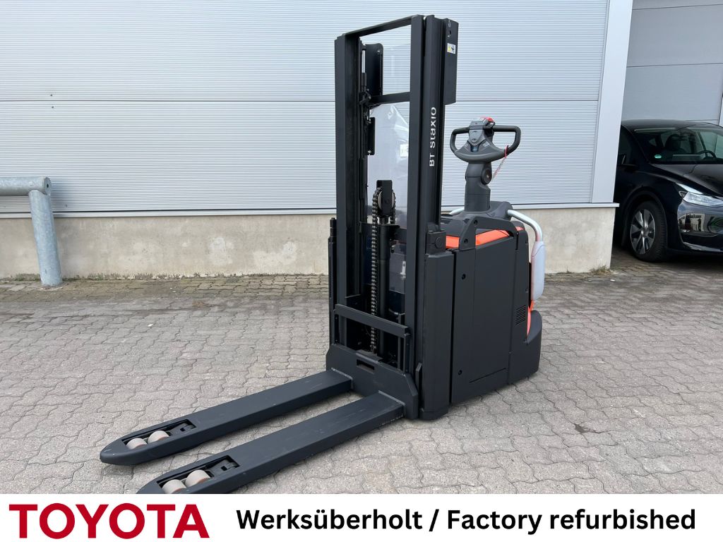 Toyota SPE 200 D / Akku überh.! High Lift stacker www.mengel-gabelstapler.de Toyota SPE 200 D / Akku überh.! High Lift stacker www.mengel-gabelstapler.de