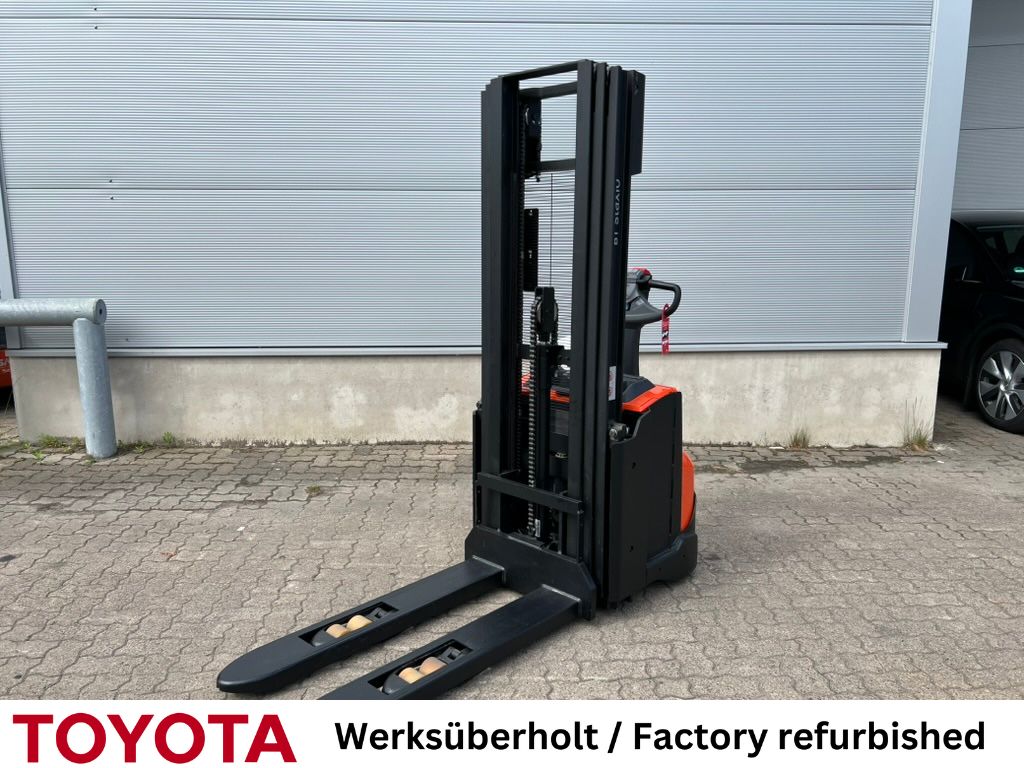Toyota SWE 120 L / Mai.2025 High Lift stacker www.mengel-gabelstapler.de Toyota SWE 120 L / Mai.2025 High Lift stacker www.mengel-gabelstapler.de