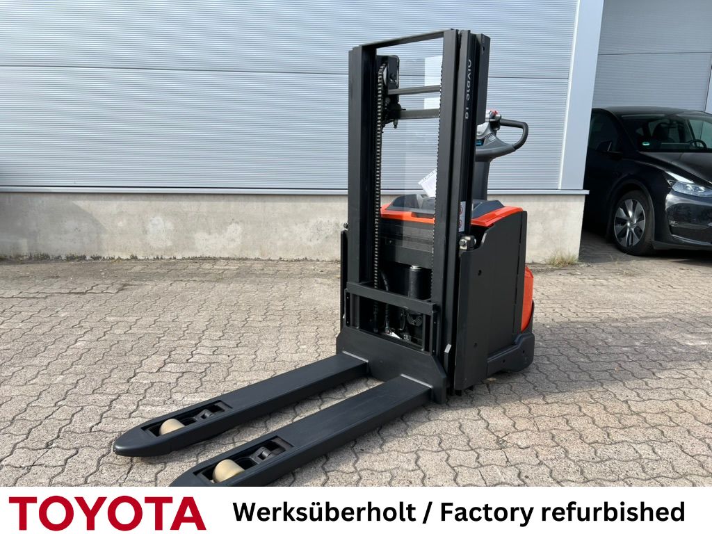 Toyota SWE 200 D / 180 h! Hochhubwagen www.mengel-gabelstapler.de Toyota SWE 200 D / 180 h! Hochhubwagen www.mengel-gabelstapler.de