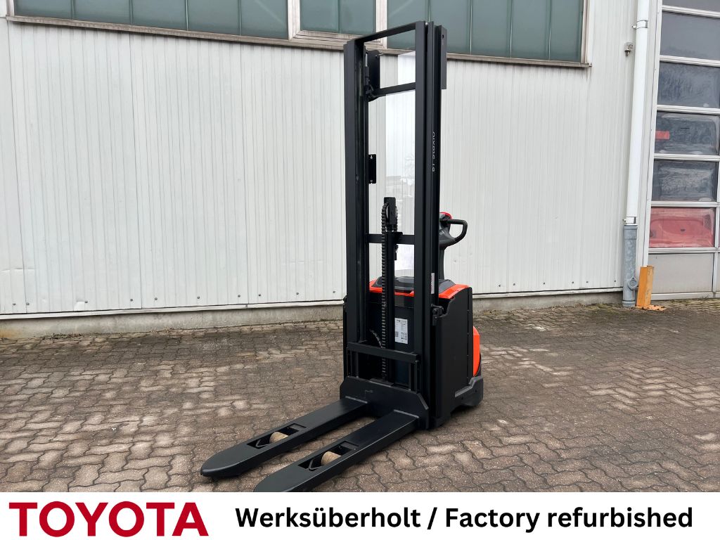 Toyota SWE 120 / Akku 2025! Hochhubwagen www.mengel-gabelstapler.de