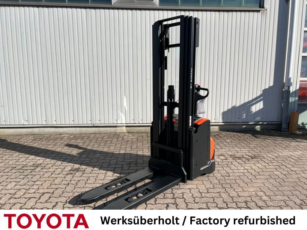 Toyota SWE 120 L / Akku neu! Hochhubwagen www.mengel-gabelstapler.de