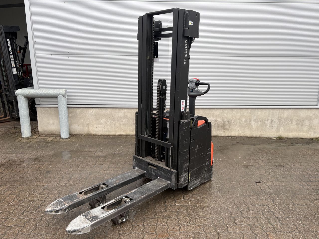 Toyota SWE 145 L / Akku 2023! Hochhubwagen www.mengel-gabelstapler.de