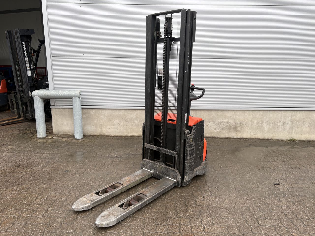 Toyota SWE 120 Hochhubwagen www.mengel-gabelstapler.de Toyota SWE 120 Hochhubwagen www.mengel-gabelstapler.de