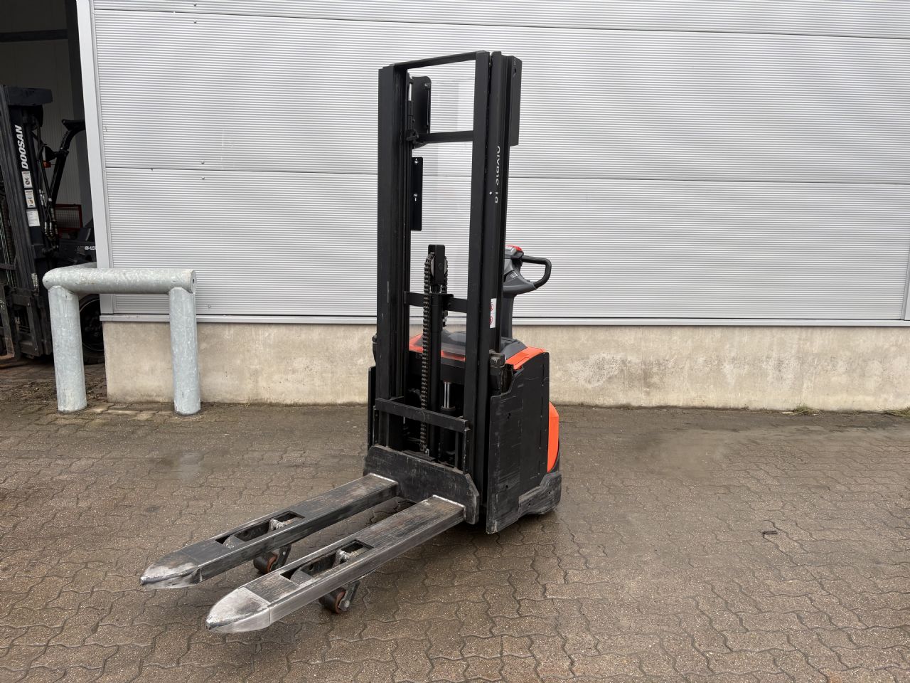 Toyota SWE 120 L Hochhubwagen www.mengel-gabelstapler.de