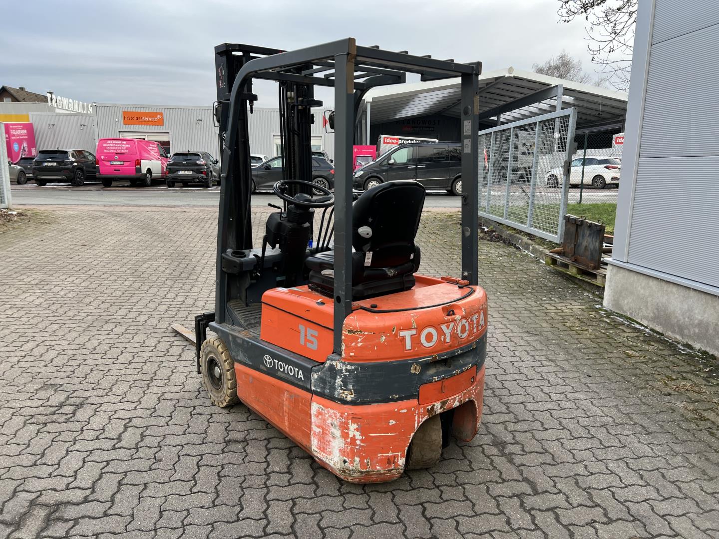 Toyota FBESF 15 Elektro 3 Rad-Stapler www.mengel-gabelstapler.de Toyota FBESF 15 Elektro 3 Rad-Stapler www.mengel-gabelstapler.de