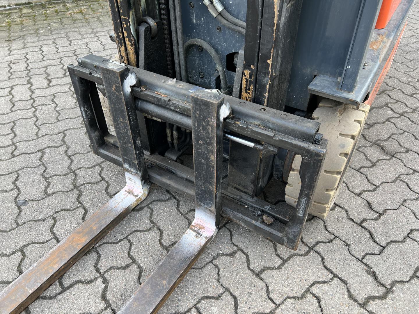 Toyota FBESF 15 Elektro 3 Rad-Stapler www.mengel-gabelstapler.de Toyota FBESF 15 Elektro 3 Rad-Stapler www.mengel-gabelstapler.de