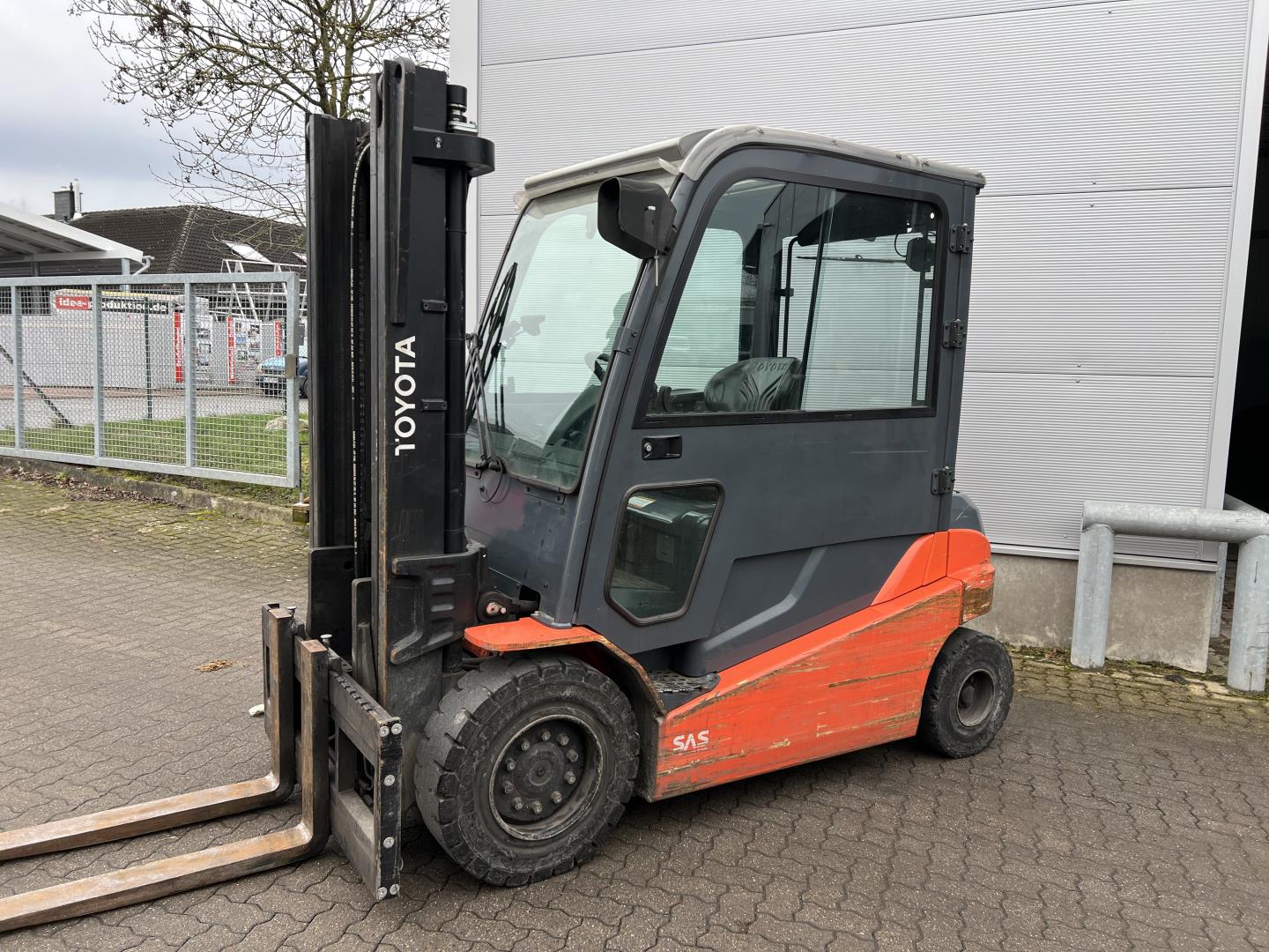 Toyota 8 FBMT 40 Electric 4-wheel forklift www.mengel-gabelstapler.de Toyota 8 FBMT 40 Electric 4-wheel forklift www.mengel-gabelstapler.de