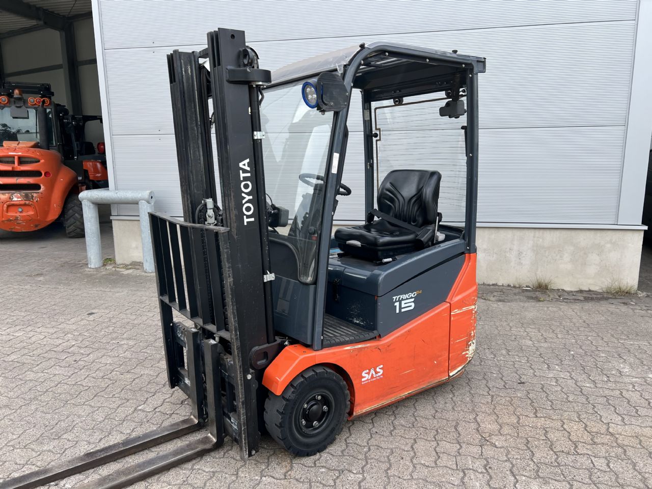Toyota 7 FBEST 15 Electric 3-wheel forklift www.mengel-gabelstapler.de