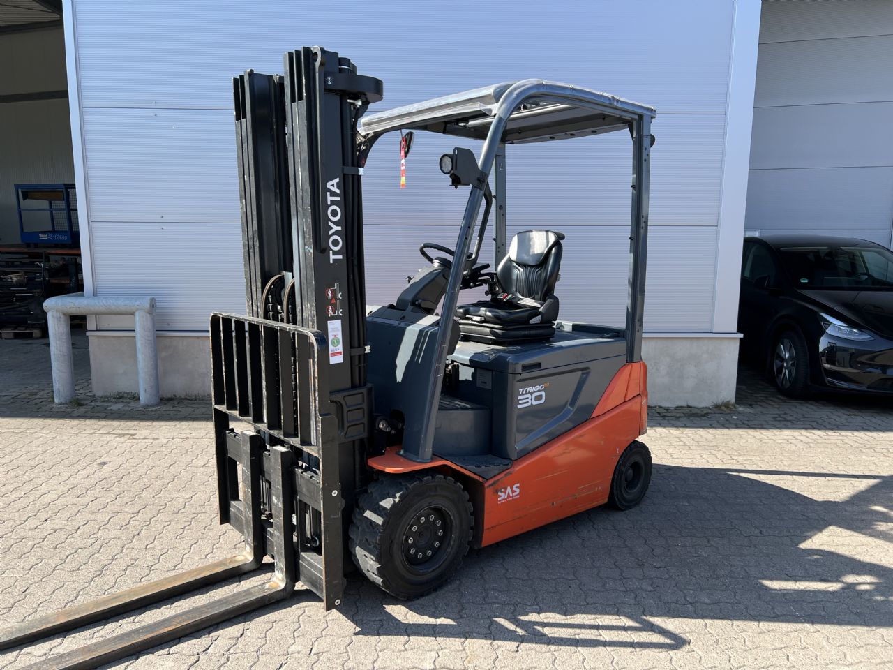 Toyota 8 FBMKT 30 Electric 4-wheel forklift www.mengel-gabelstapler.de Toyota 8 FBMKT 30 Electric 4-wheel forklift www.mengel-gabelstapler.de