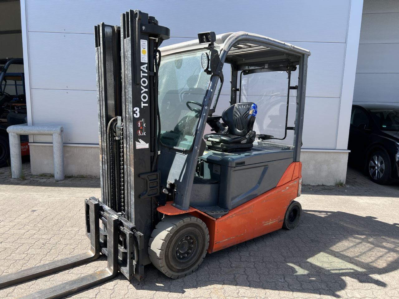 Toyota 8 FBMT 25 Electric 4-wheel forklift www.mengel-gabelstapler.de Toyota 8 FBMT 25 Electric 4-wheel forklift www.mengel-gabelstapler.de