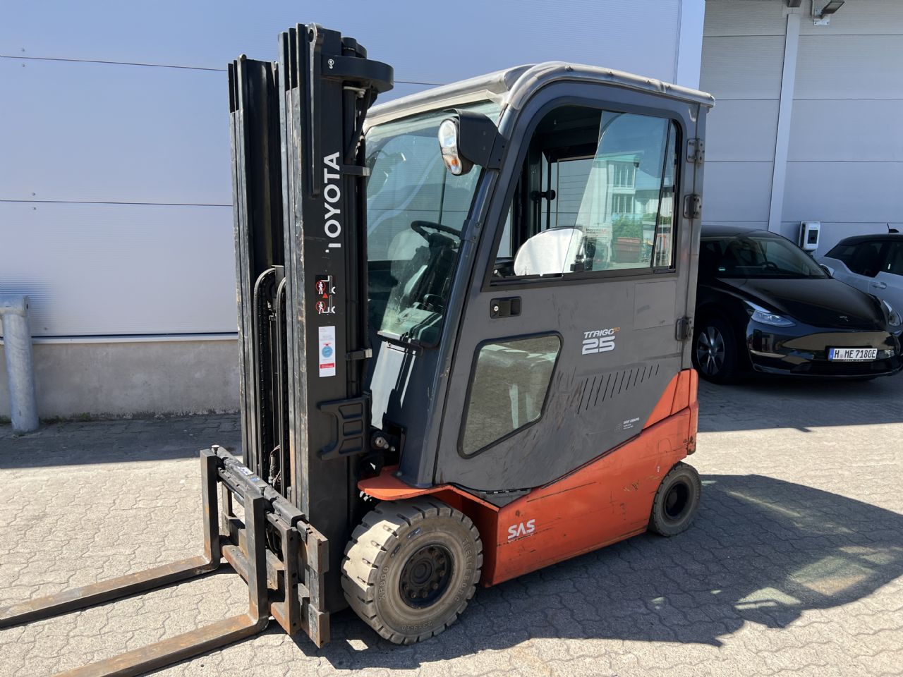 Toyota 8 FBMKT 25 Electric 4-wheel forklift www.mengel-gabelstapler.de Toyota 8 FBMKT 25 Electric 4-wheel forklift www.mengel-gabelstapler.de