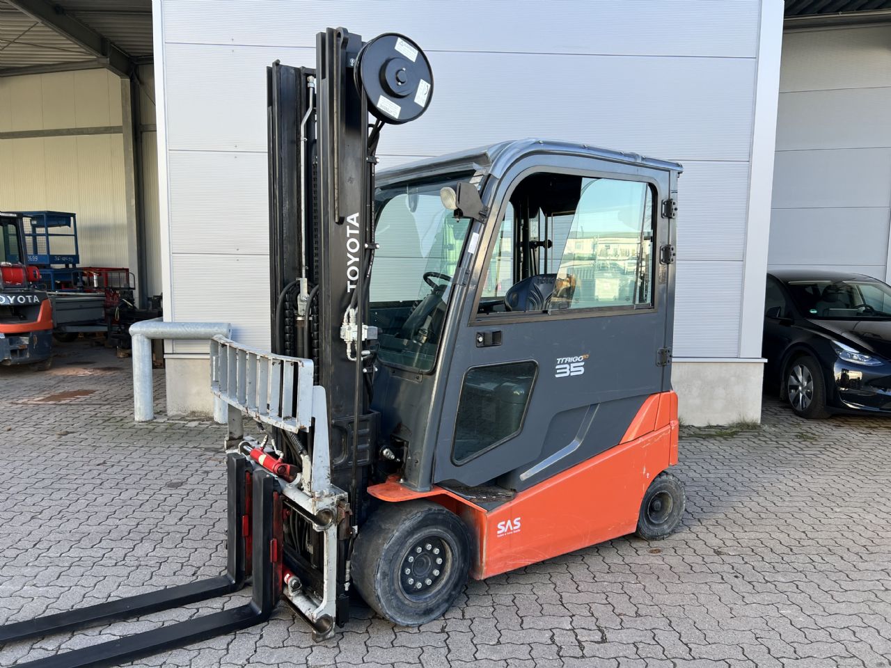 Toyota 8 FBMT 35 / Akku 72% Elektro 4 Rad-Stapler www.mengel-gabelstapler.de