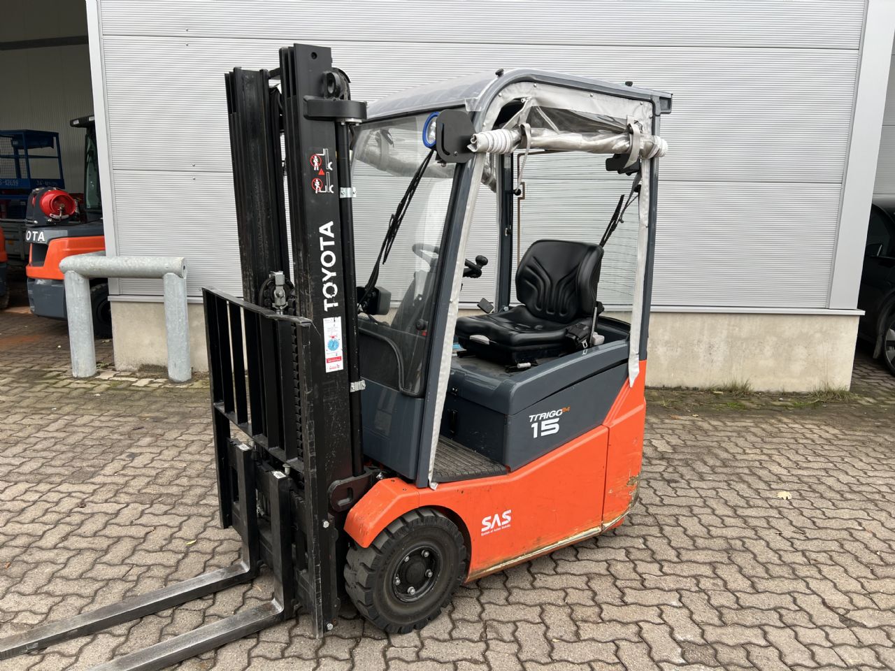 Toyota 7 FBEST 15 Elektro 3 Rad-Stapler www.mengel-gabelstapler.de