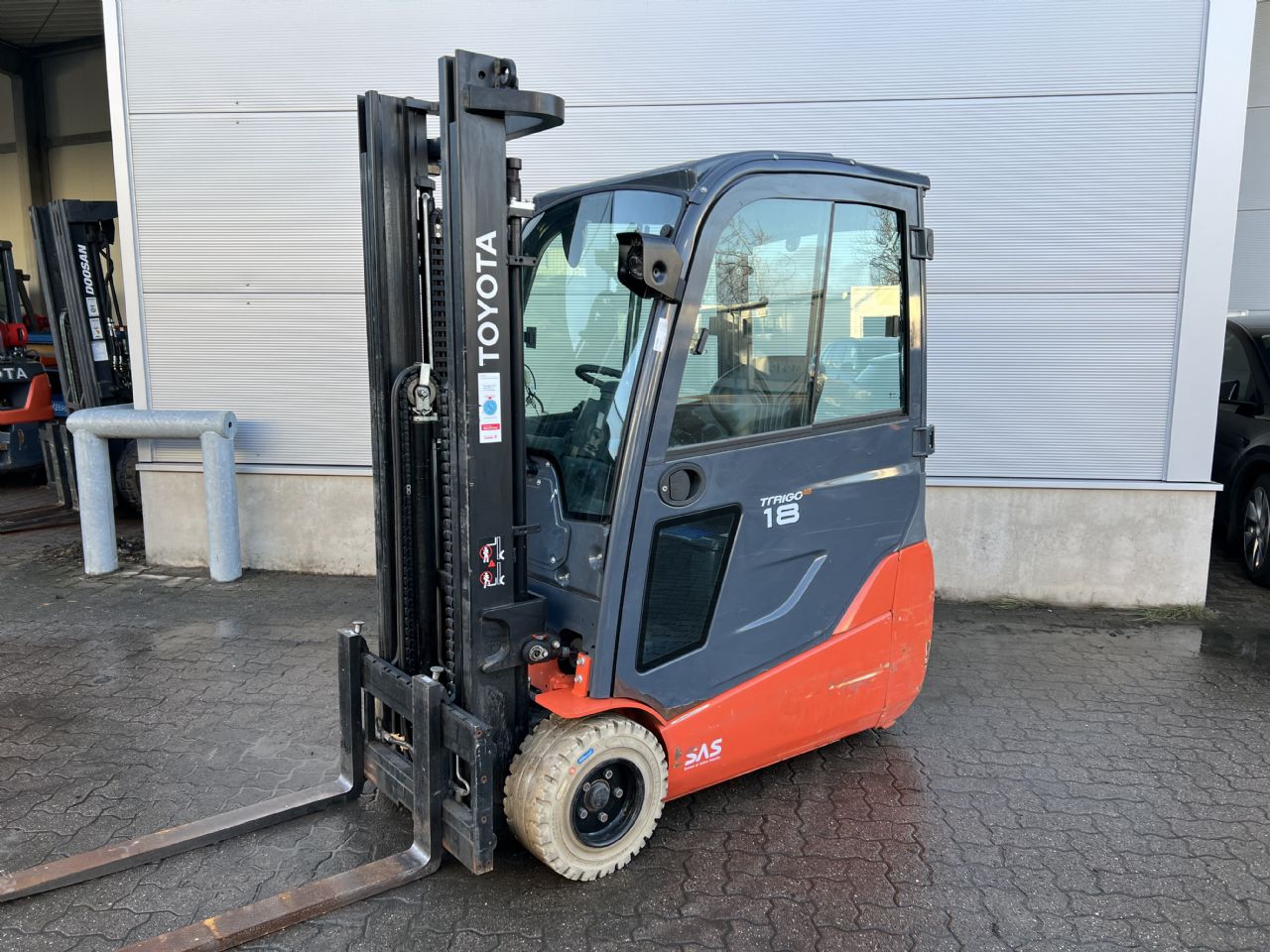 Toyota 8 FBET 18 / Akku 71% Elektro 3 Rad-Stapler www.mengel-gabelstapler.de