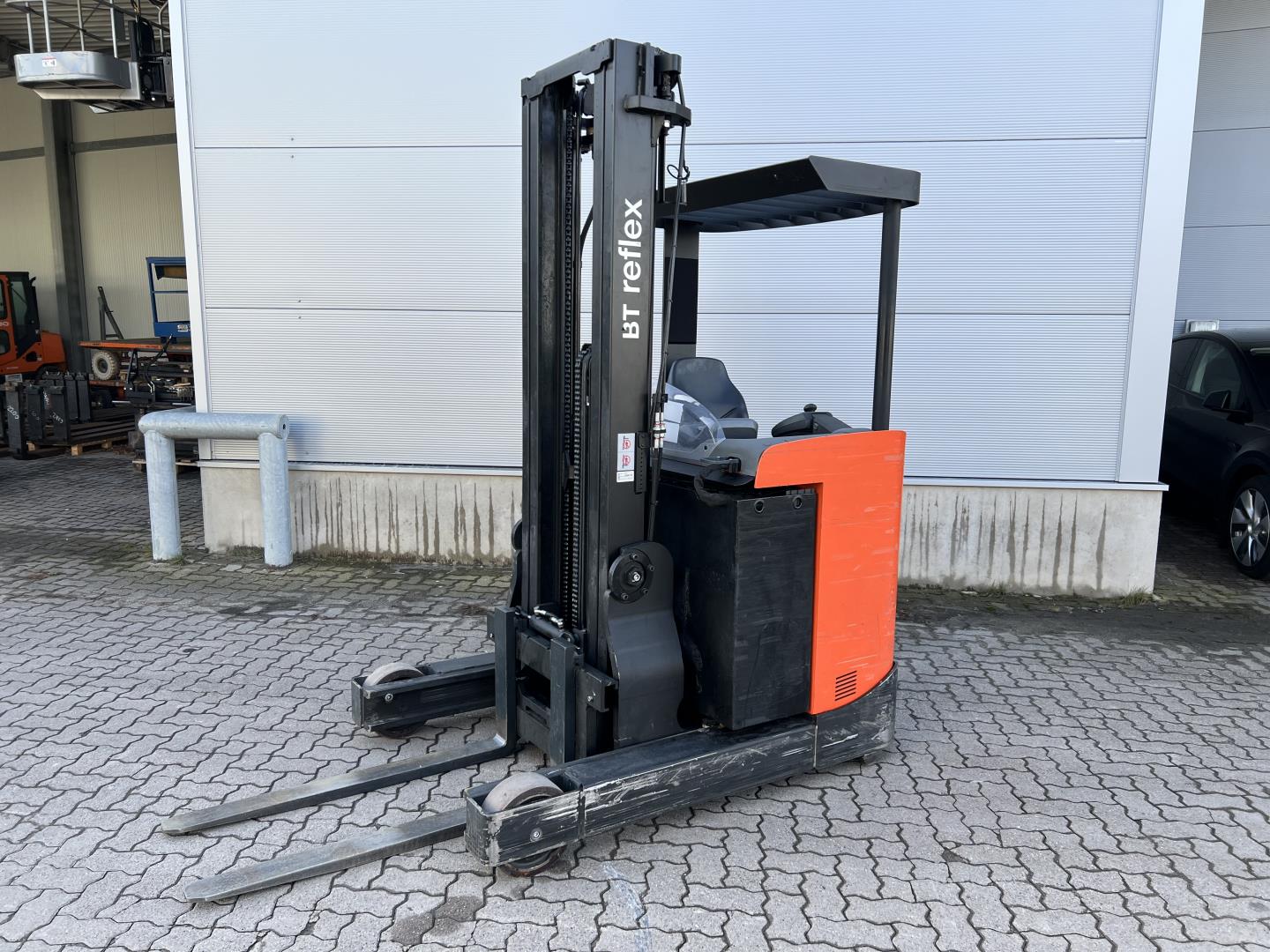 BT RRE 140 B / Akku 93%! Reach Truck www.mengel-gabelstapler.de