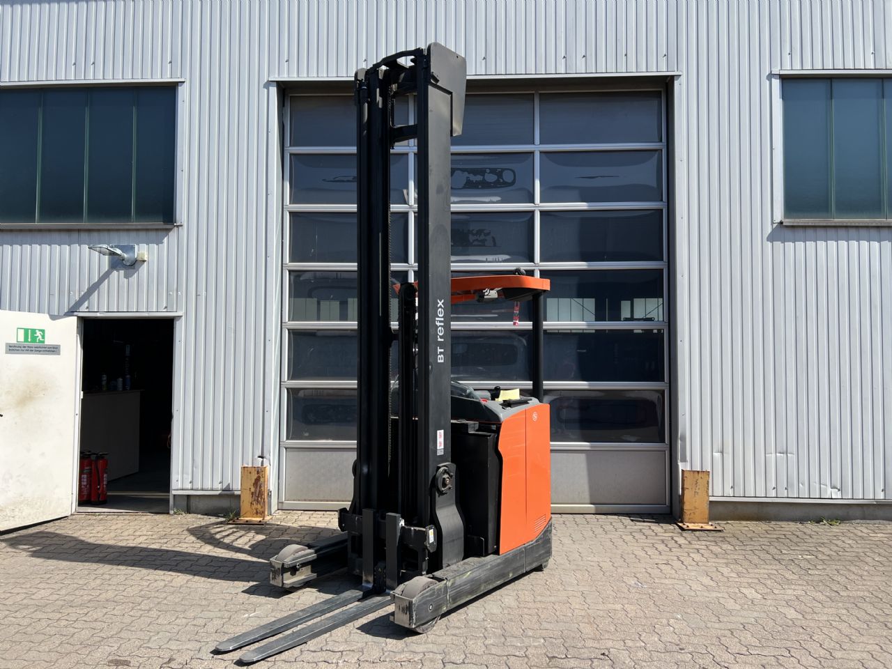 Toyota RRE 160 HE Reach Truck www.mengel-gabelstapler.de