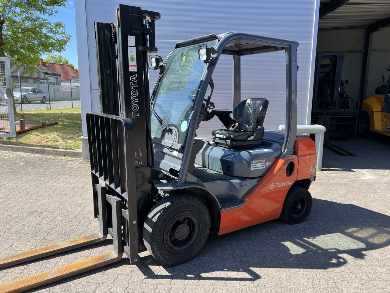 Toyota 02-8 FDF 25 Diesel Forklift www.mengel-gabelstapler.de
