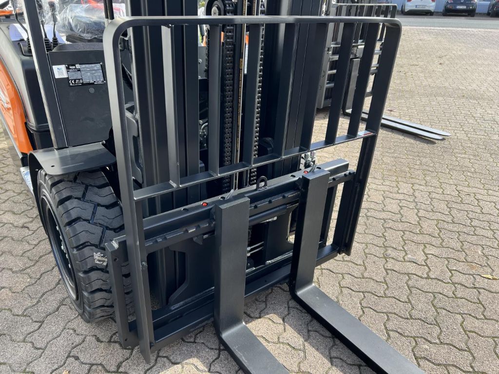 Doosan G 30 NXP / NEU LPG Forklifts www.mengel-gabelstapler.de