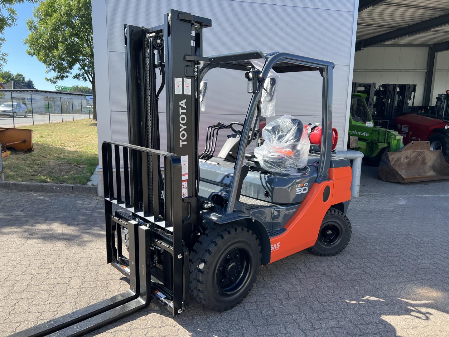 Toyota 02-8 FGF 30 LPG Forklifts www.mengel-gabelstapler.de