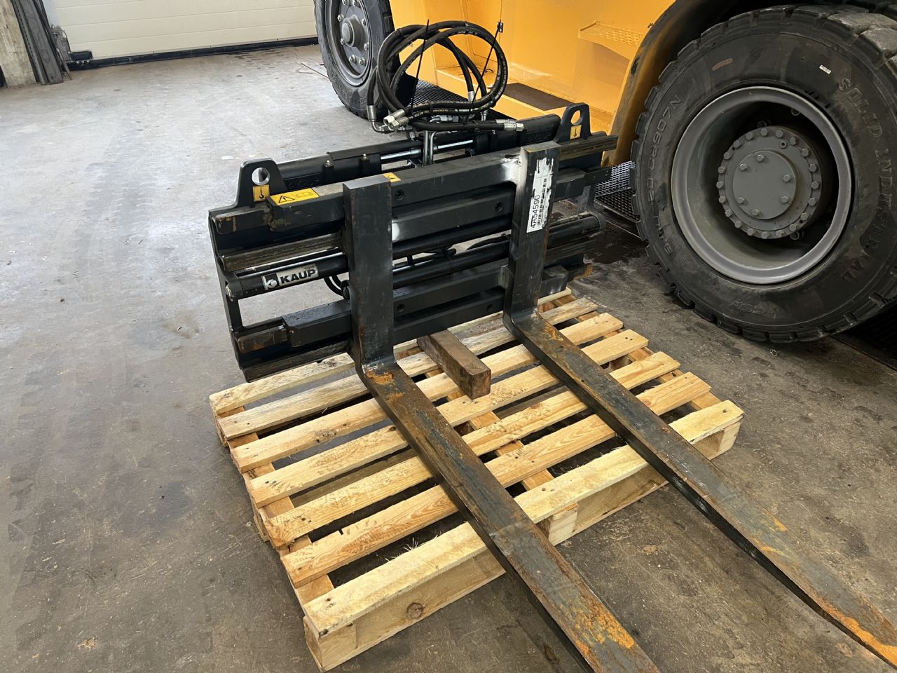 Kaup 1T 411 Z Zinkenverstellger�t www.mengel-gabelstapler.de